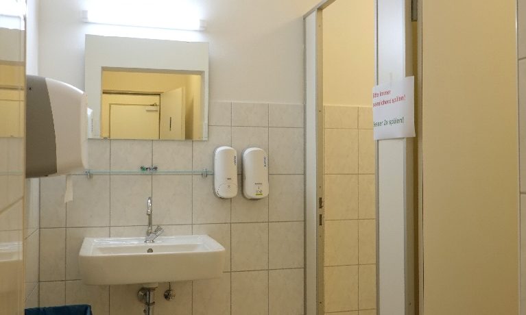 Getrennte WC- Anlagen