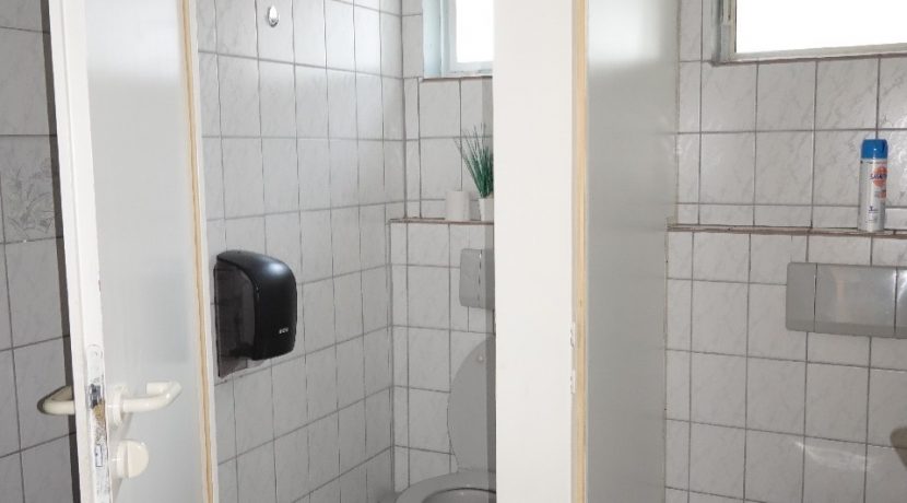 Getrennte WC- Anlage im EG