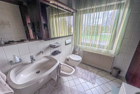 Badezimmer EG