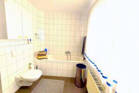 Badezimmer- Ansicht Badewanne