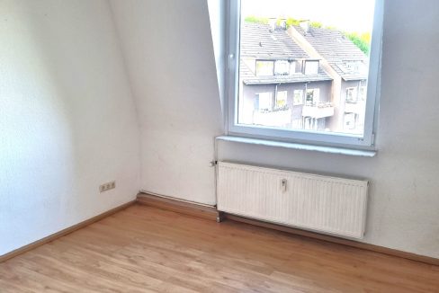 großzügiges Wohnzimmer