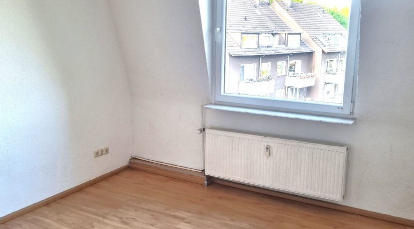 großzügiges Wohnzimmer