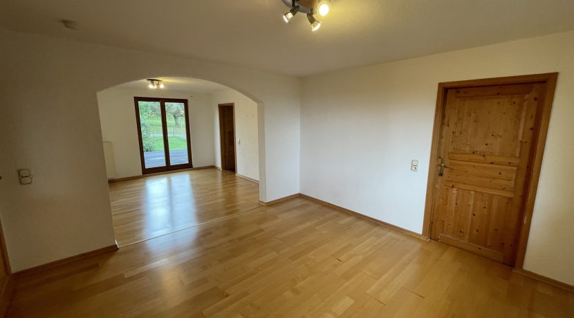 Durchgangszimmer OG 16b