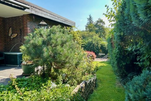 Terrasse mit Zugang zum Garten