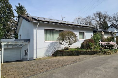 Garage und Carport mit Wallbox