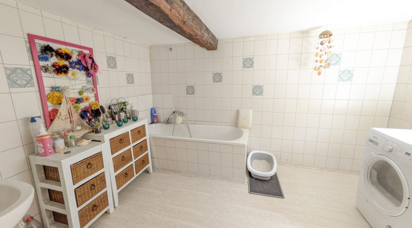 Badezimmer 1. Wohnung OG