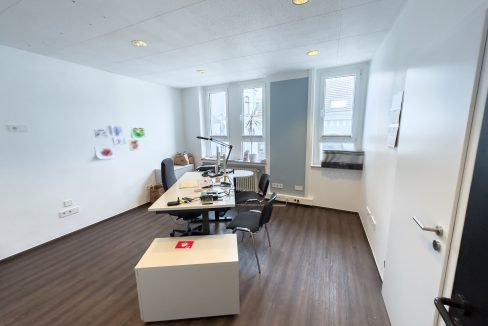 Büro 1