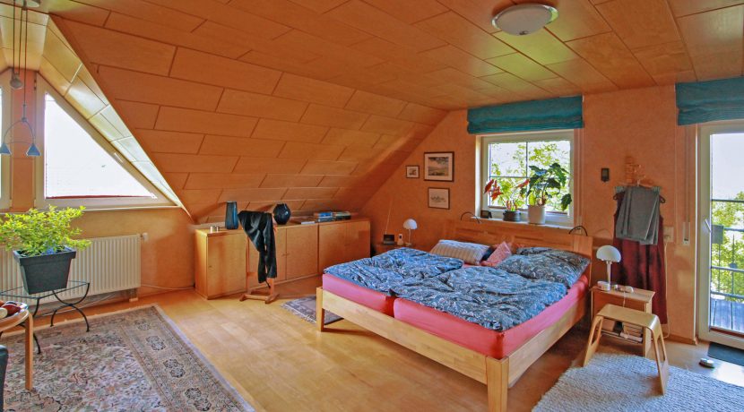 Schlafzimmer DG