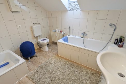 Badezimmer DG