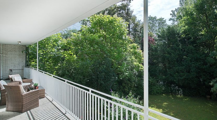 Süd-Ost-Balkon mit Grünblick