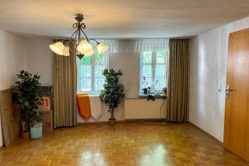 Wohnzimmer Haus links