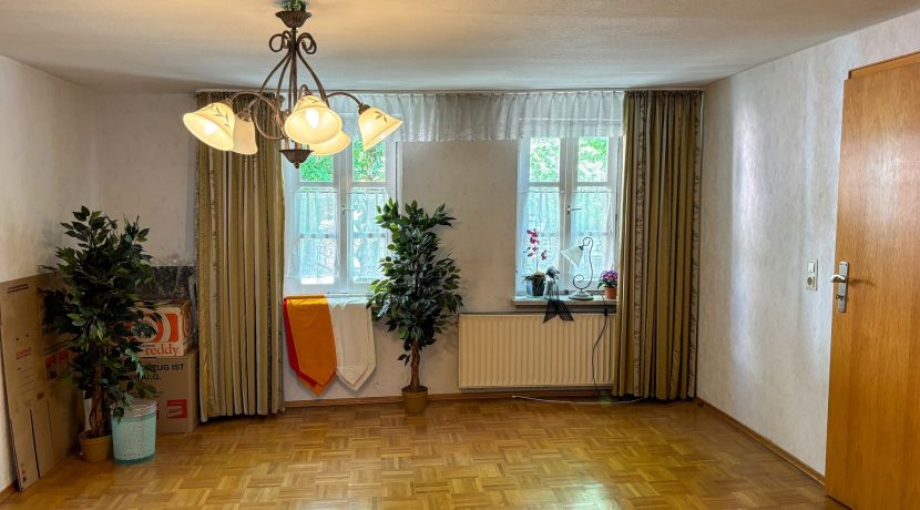 Wohnzimmer Haus links