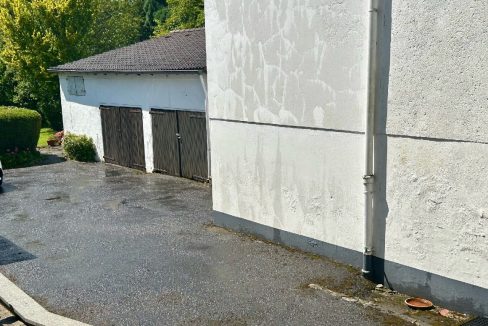 Hofzufahrt zur Garage