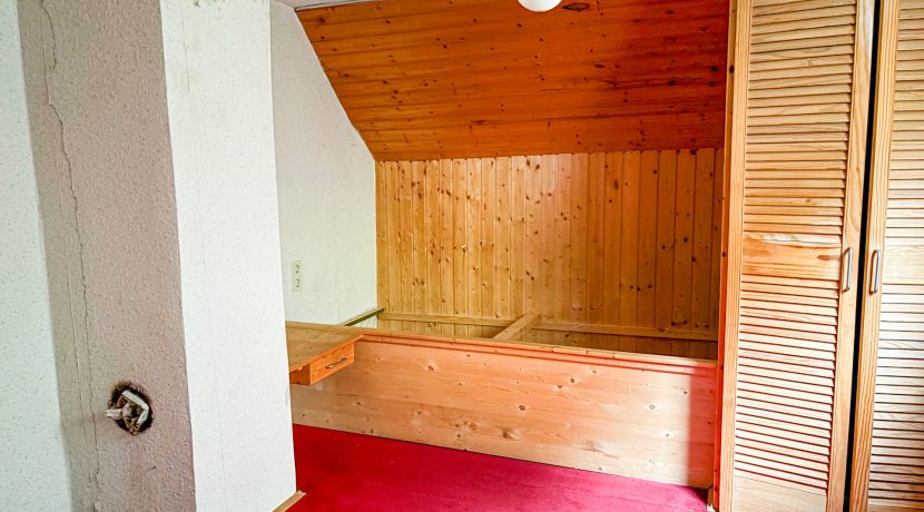 Zimmer Dachboden Altbau