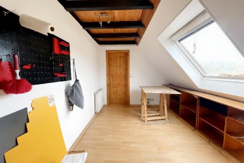 Kinder- Arbeitszimmer DG