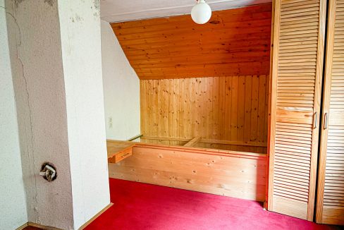 Zimmer Dachboden Altbau