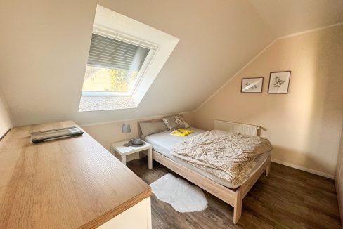 Schlafzimmer DG rechts