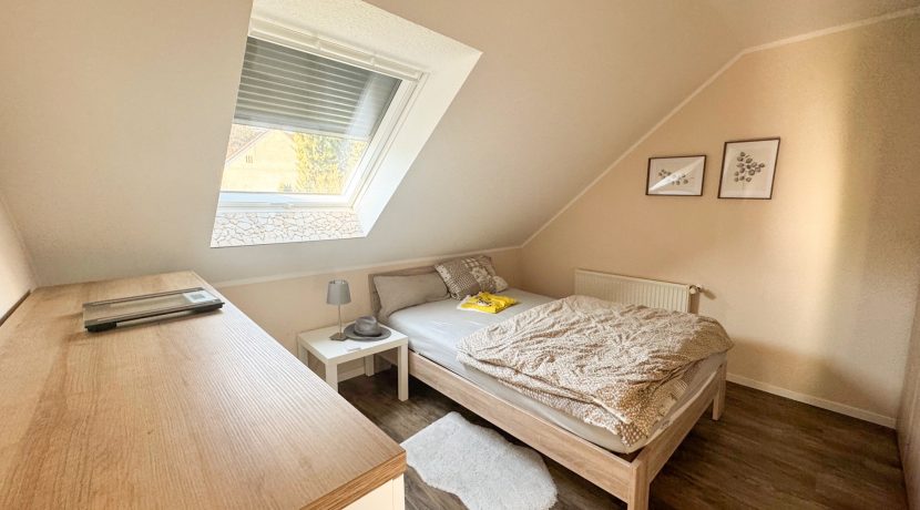 Schlafzimmer DG rechts