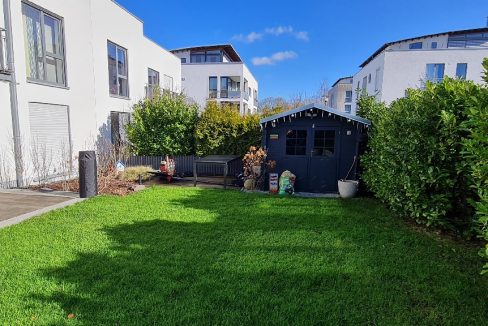 Zweite ca. 8 m² große Terrasse nach Süd- Westen