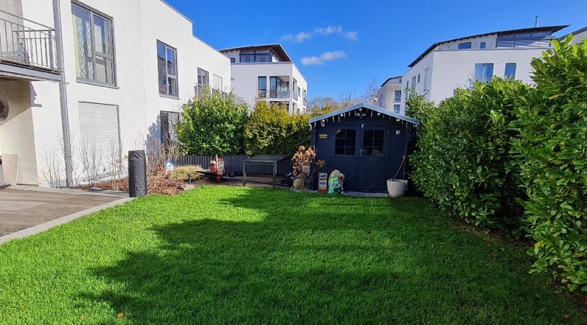 Zweite ca. 8 m² große Terrasse nach Süd- Westen