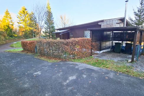 Vorderansicht mit Carport