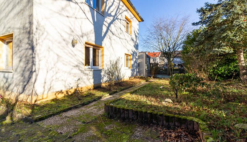 Zugang zum Garten - für ideale Sonnenstunden auf der Terrasse.